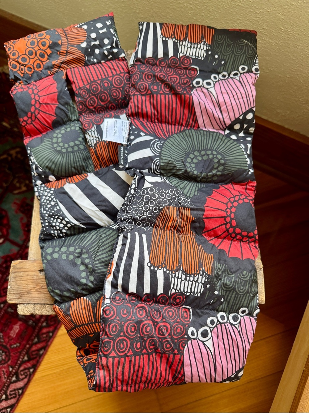 Marimekko for Uniqlo Padded Scarf in Multicolor Floral - Picture 6 of 7